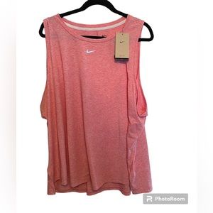 Nike dri-fit tank, standard fit